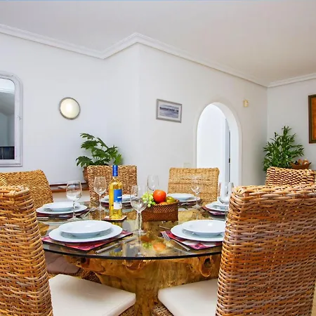 Exceptional 3 Bedroom Adsey -short Walk To Town - By Lanzarote Leisure فيلة *