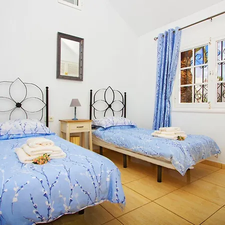 Exceptional 3 Bedroom Adsey -short Walk To Town - By Lanzarote Leisure بويرتو ذيل كارمين