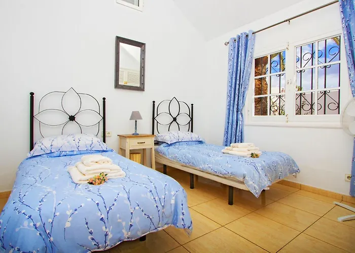 Exceptional 3 Bedroom Adsey -short Walk To Town - By Lanzarote Leisure Puerto del Carmen